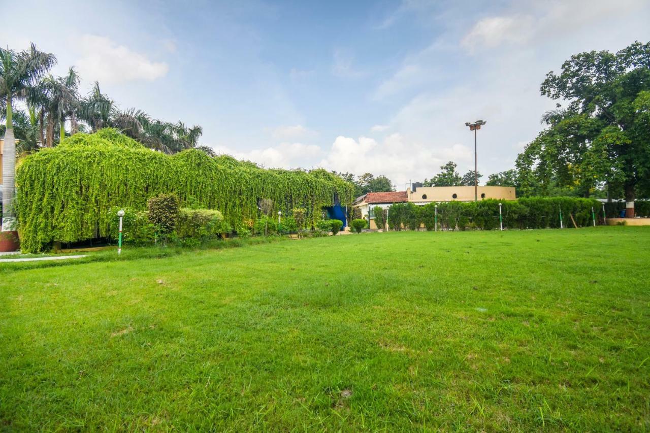 Oyo 47464 Hotel The Country Club Bilāspur Екстериор снимка