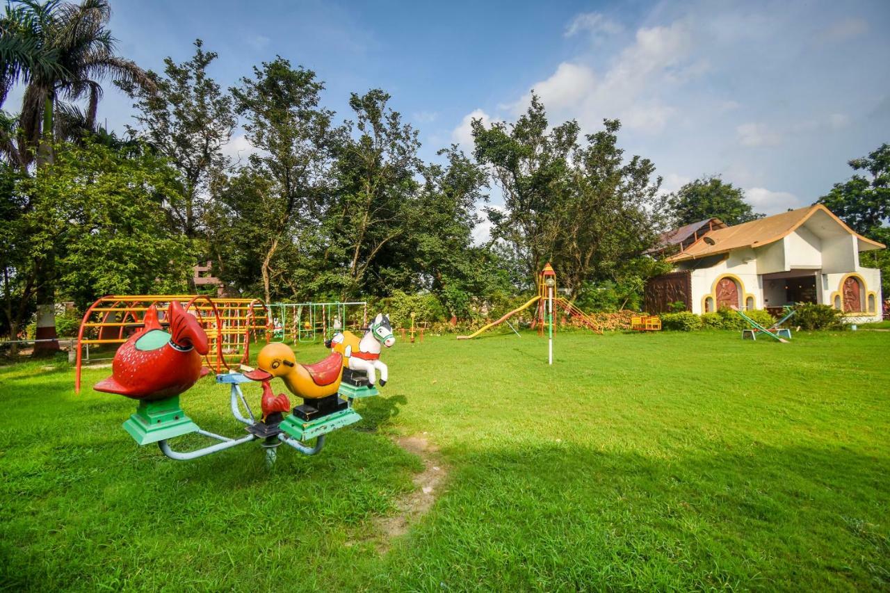 Oyo 47464 Hotel The Country Club Bilāspur Екстериор снимка