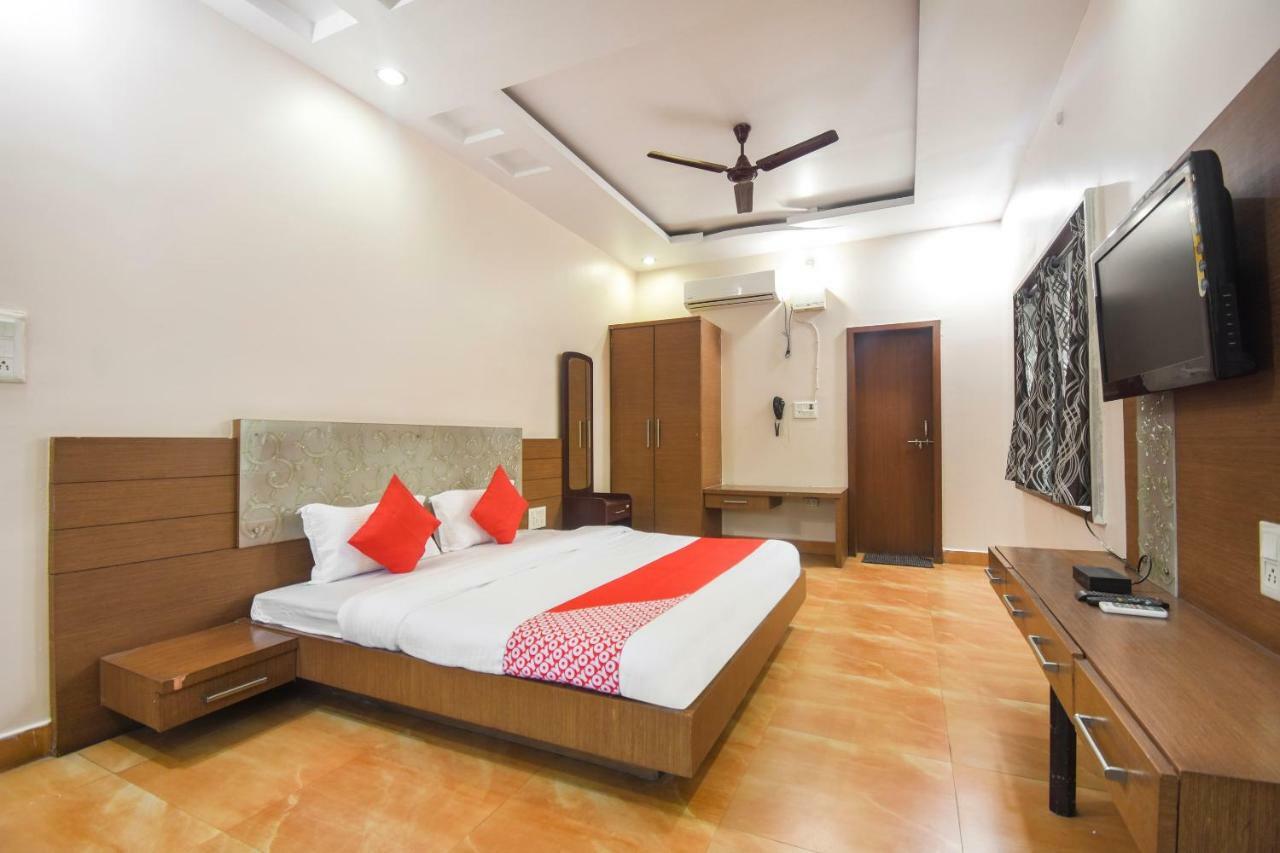Oyo 47464 Hotel The Country Club Bilāspur Екстериор снимка